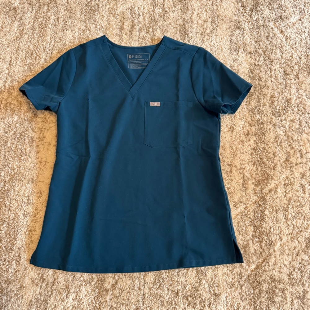 FIGS Catarina Scrub Top in Deep Reef